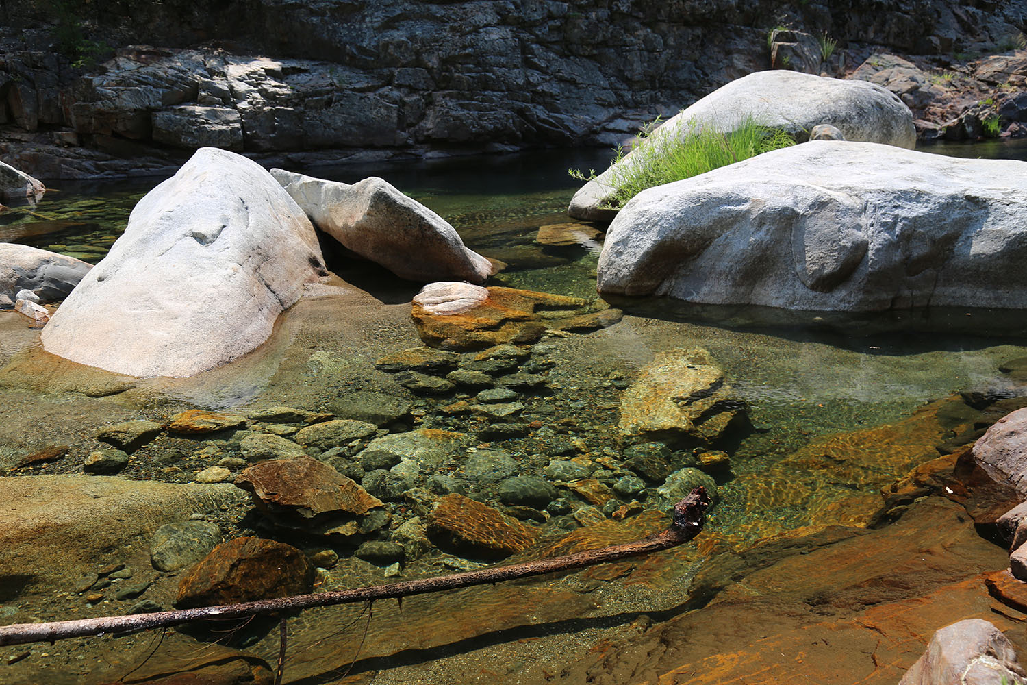 cameron mitchell photo of rocks and river